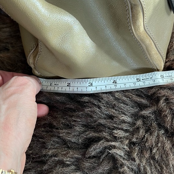 Authentic YSL Muse 2 - Picture 14 of 16